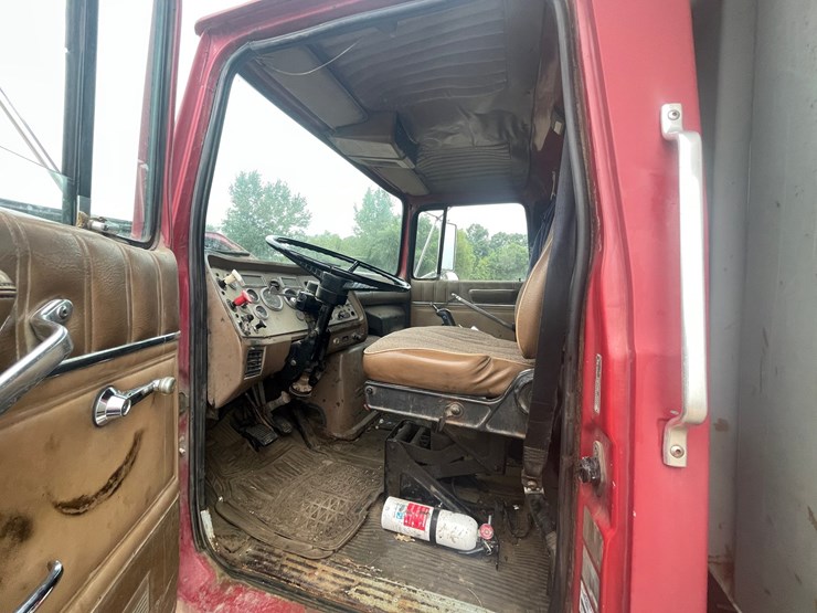1994-ford-l9000-image-33