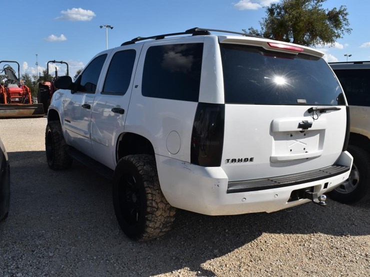 2007-chevrolet-tahoe-image-4