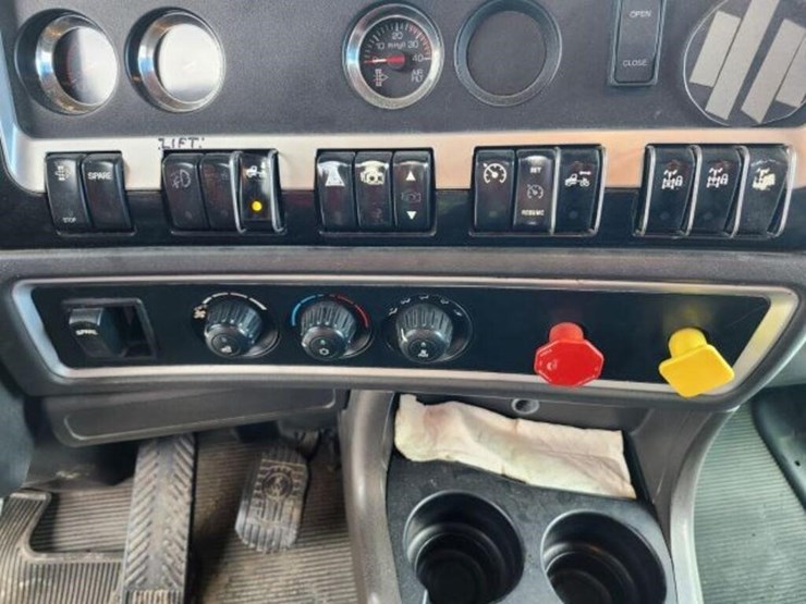 2008-kenworth-t800-image-17