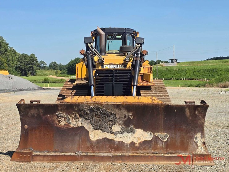 2012-caterpillar-d6t-image-8
