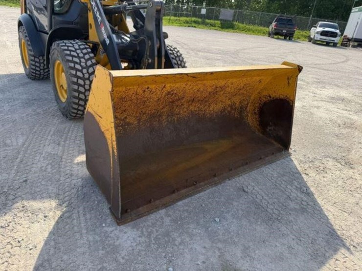 2020-deere-204l-image-25