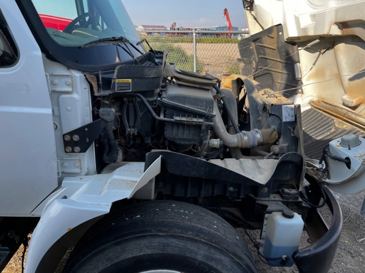 2013-international-durastar-4300-image-10