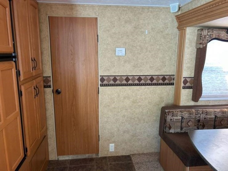 2010-keystone-laredo-28rbs-t/a-travel-trailer-4ydt-image-56