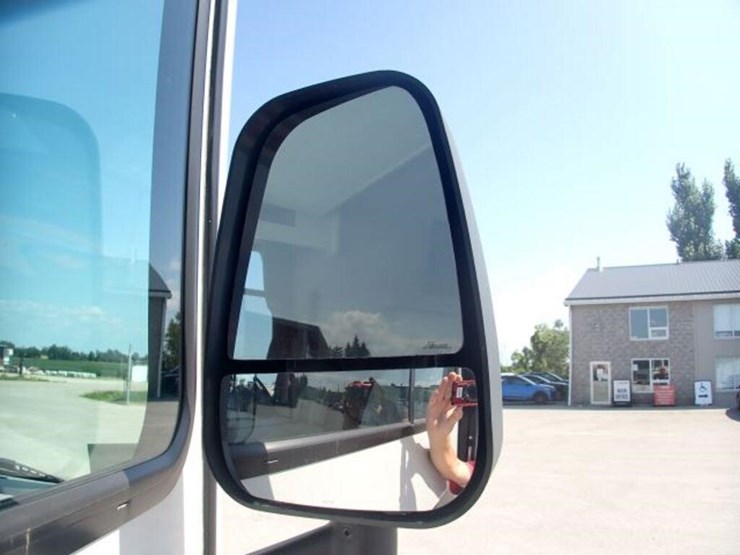2021-coachmen-pursuit-class-a-motorhome-1f64f5dn1m-image-17
