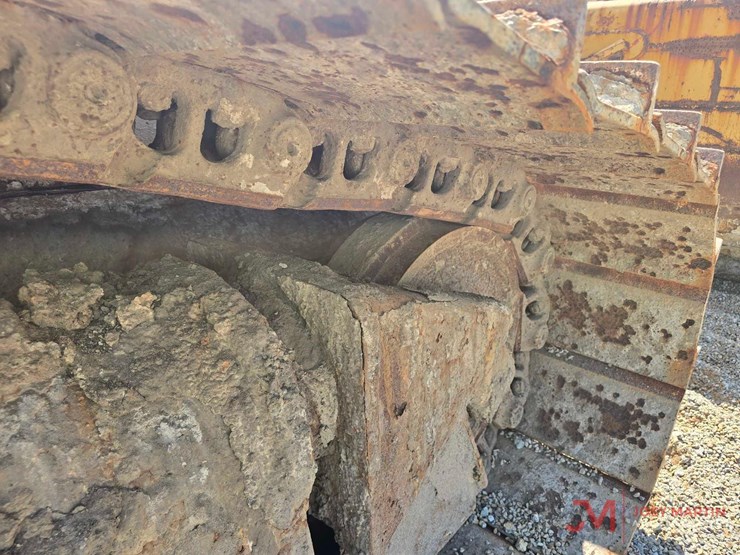 2012-caterpillar-d6t-image-16