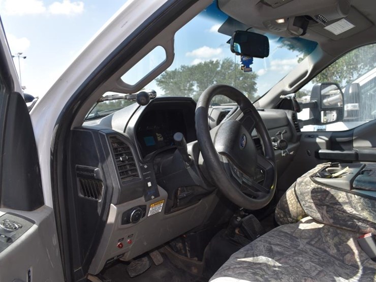 2018-ford-f550-image-25