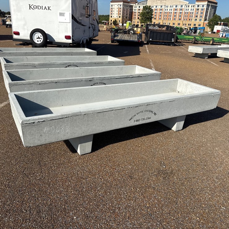 #9683 • 3 X 10 Feed Trough
