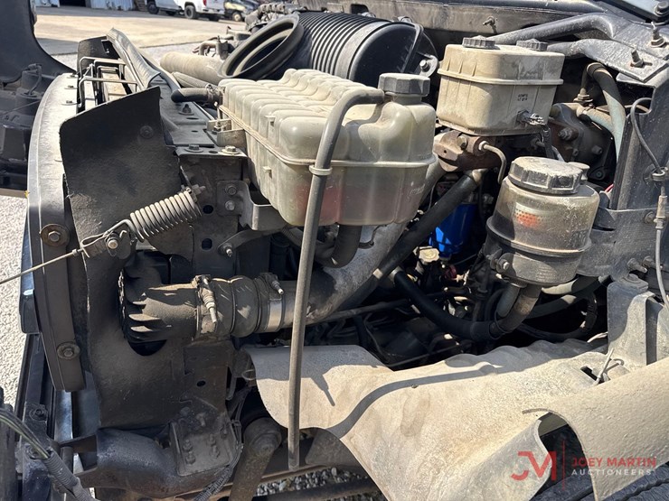 2005-chevrolet-c4500-box-truck-image-19