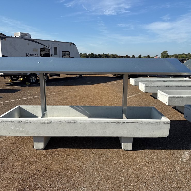 #9681 • 3 X 10 Feed Trough w/ Top