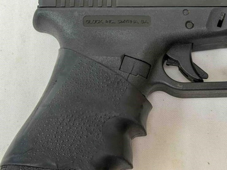 glock-22-40cal-pistol-image-6