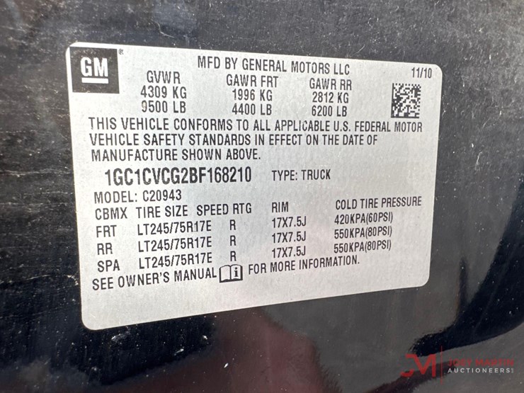 2011-chevrolet-silverado-2500-image-39