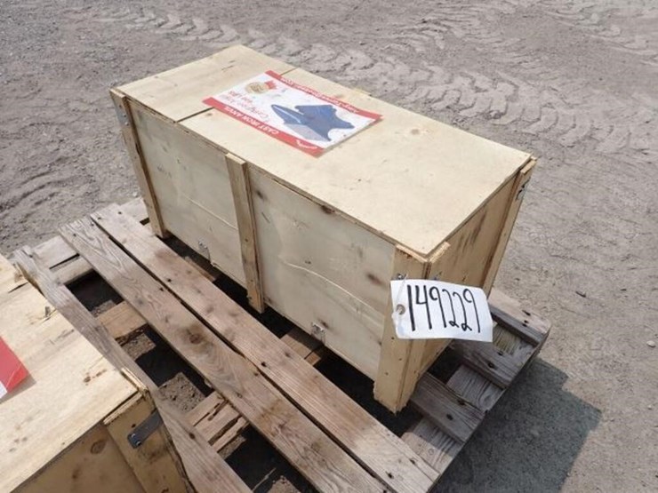 unused-greatbear-400-lb-single-horn-iron-anvil-image-3