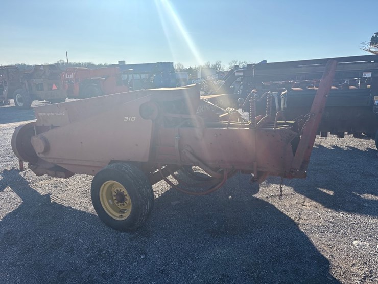 new-holland-hayliner-310-image-4