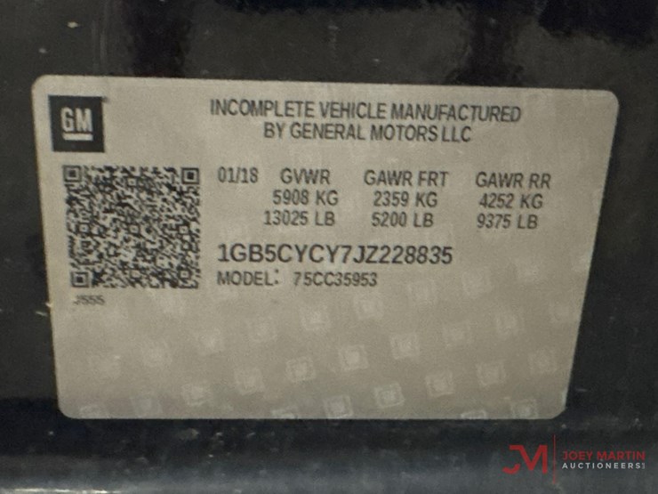 2018-chevrolet-silverado-3500-image-43