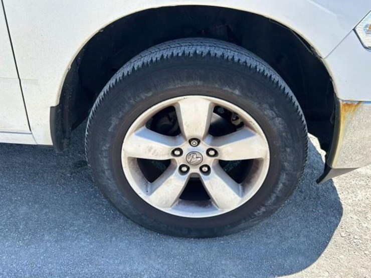 2019-ram-1500-slt-image-47