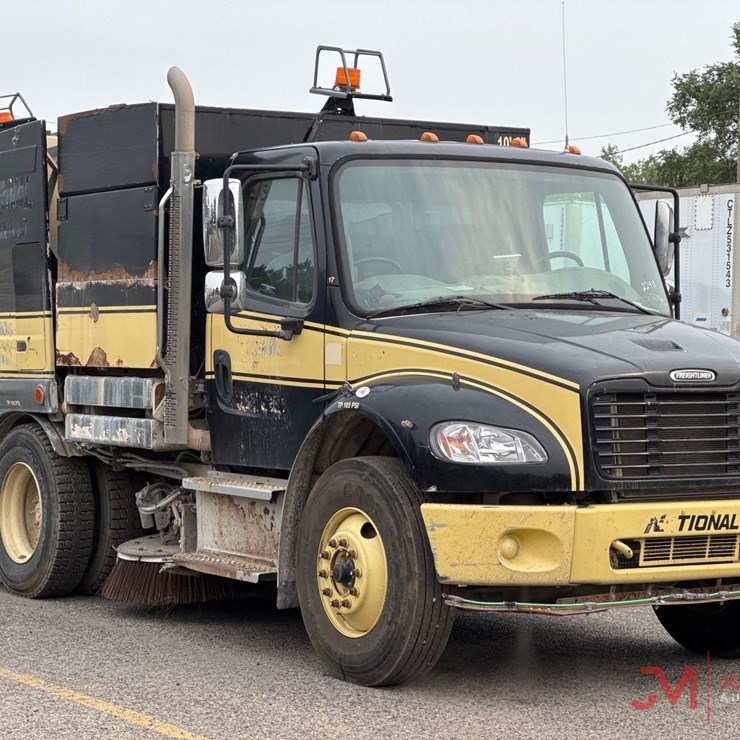 2018 FREIGHTLINER STREET SWEEPER TRUCK