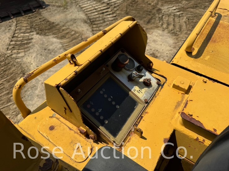 caterpillar-953-image-22