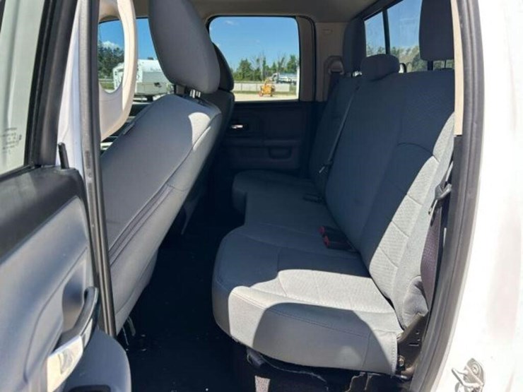 2019-ram-1500-slt-image-22