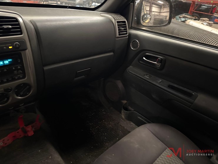 2012-chevrolet-colorado-image-32