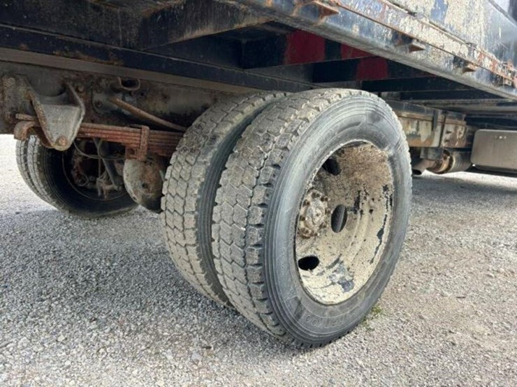 hino-185-image-61