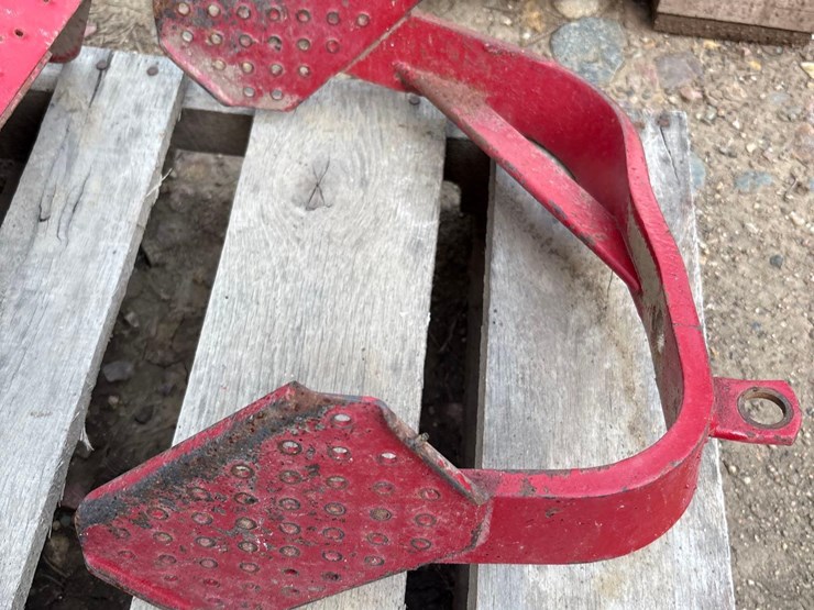 ih-step/pto-shield-image-3