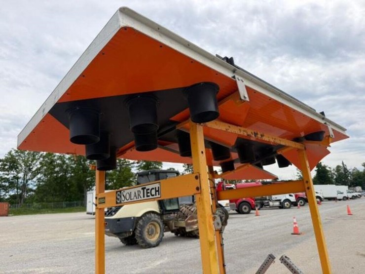 2013-solar-tech-tow-behind-s/a-arrowboard-4gm1a091-image-11