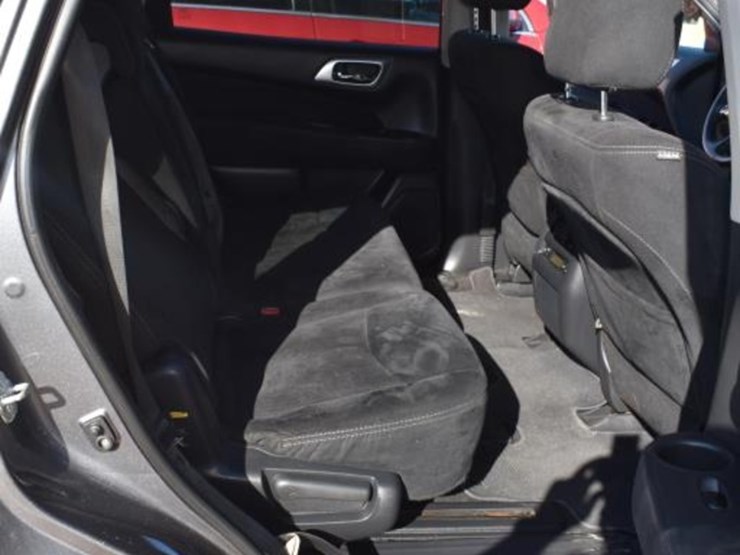 2016-nissan-pathfinder-image-8