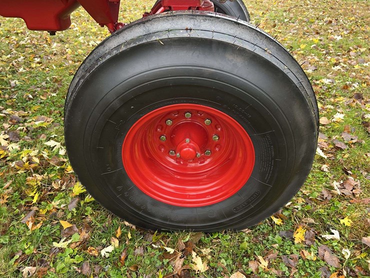 1970-farmall-826-hydro-diesel-row-crop-golden-demonstrator-image-22