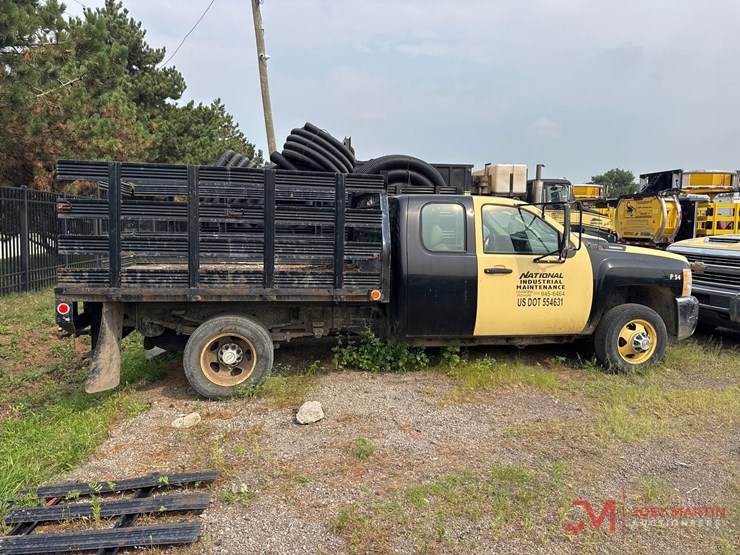 2009-chevrolet-3500-image-2