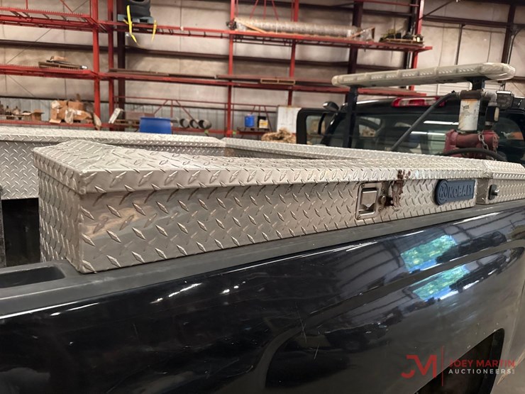 2015-chevrolet-silverado-2500-image-19