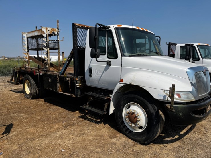 2013-international-durastar-4300-image-3