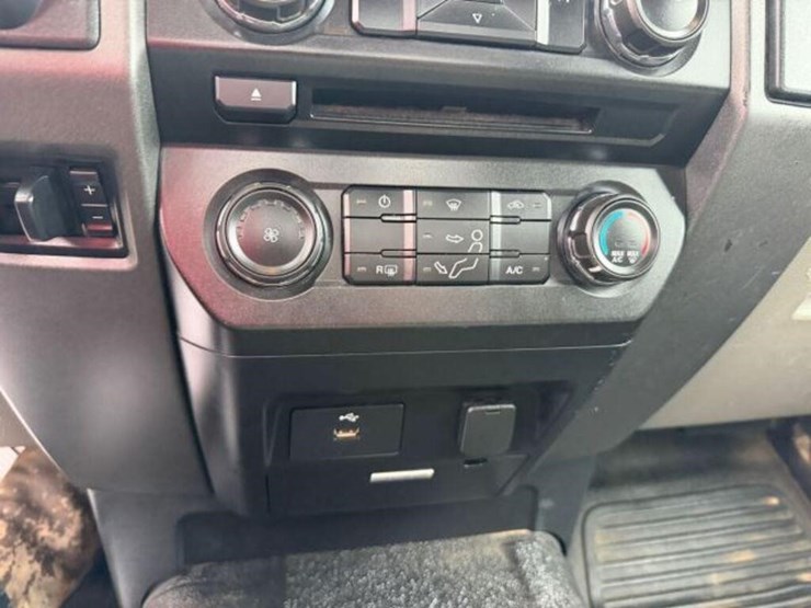 2017-ford-f550-xl-image-18
