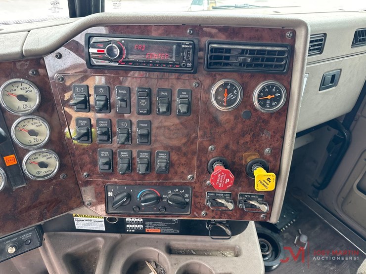 2005-international-9400i-image-40