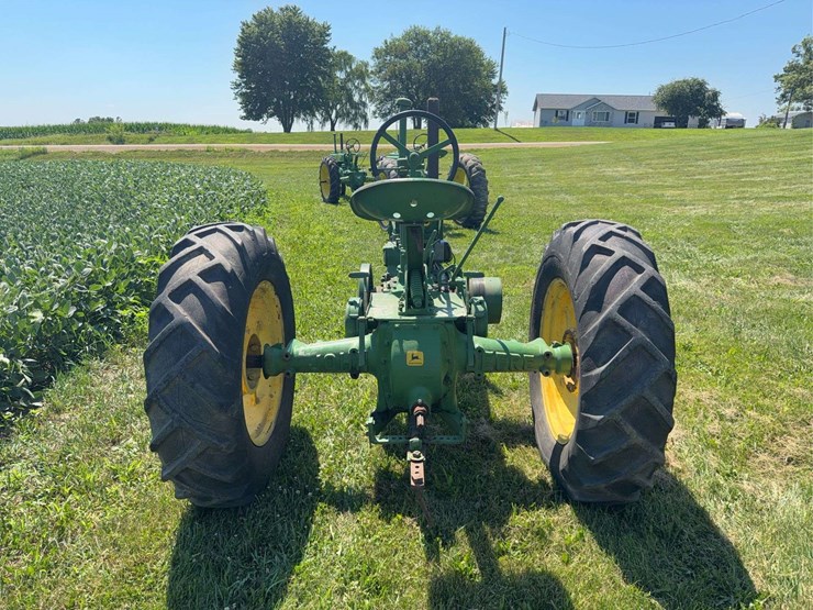 john-deere-b-image-4