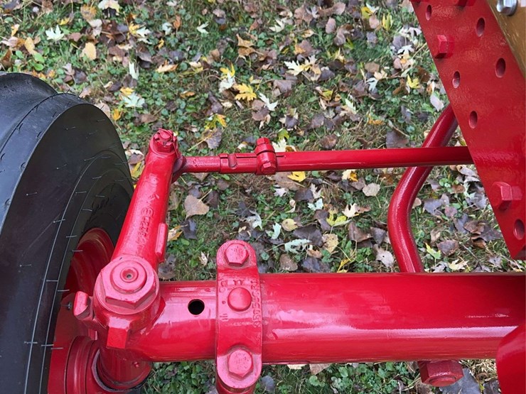 1970-1026-farmall-hydro-row-crop-golden-demonstrator-image-15