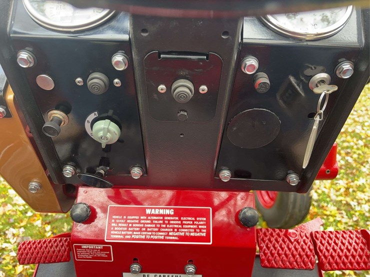 1970-farmall-544-hydro-diesel-row-crop-golden-demonstrator-image-52