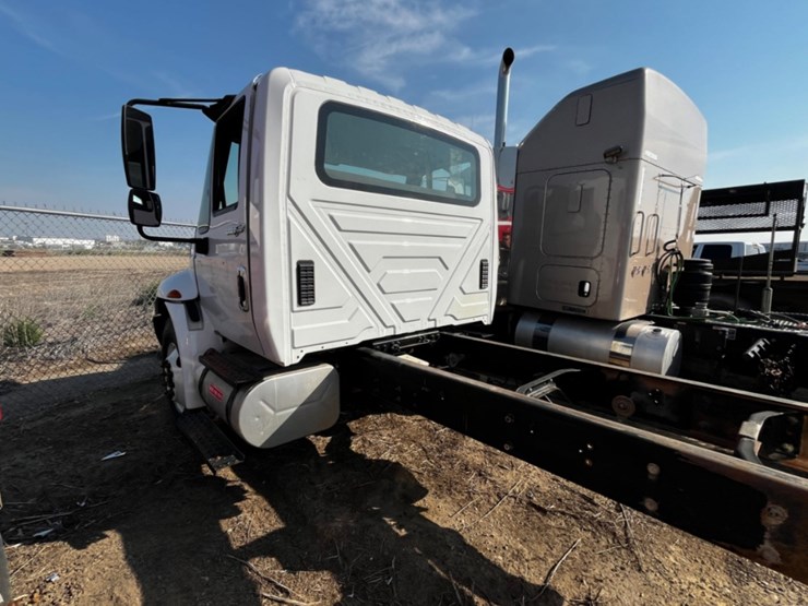 2013-international-durastar-4300-image-6