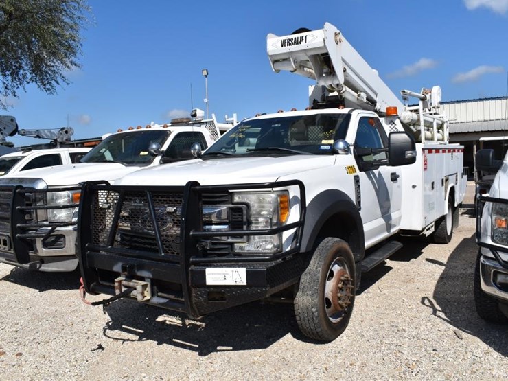 2017-ford-f550-image-1