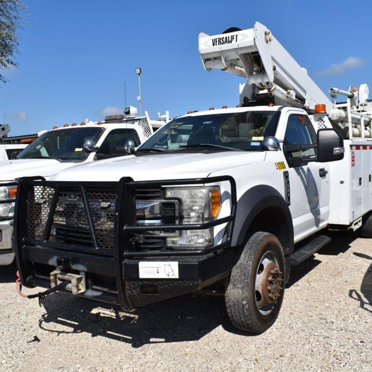 2017 FORD F550