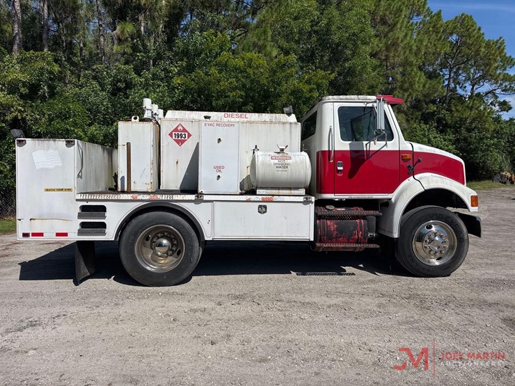 1992-international-7100-image-2