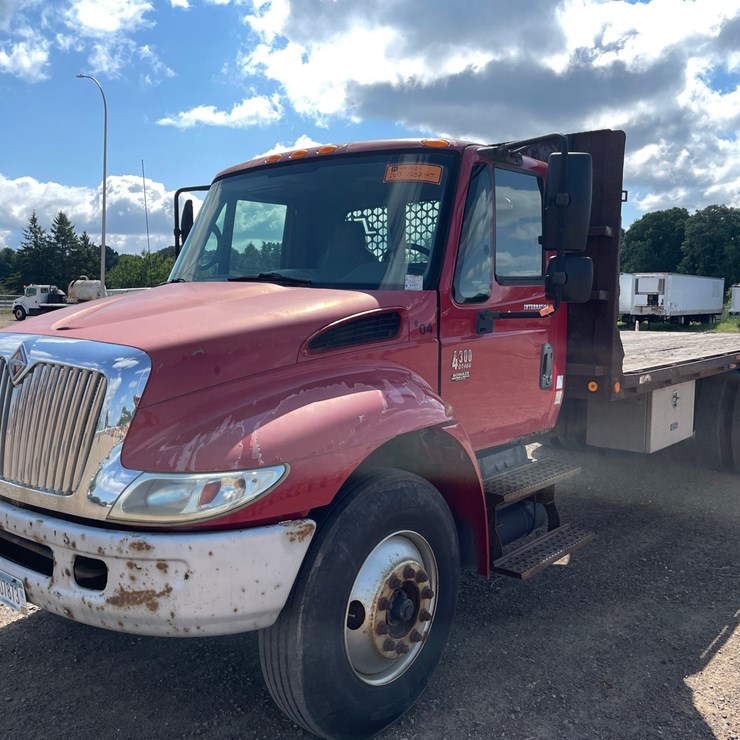 2004 INTERNATIONAL DT466