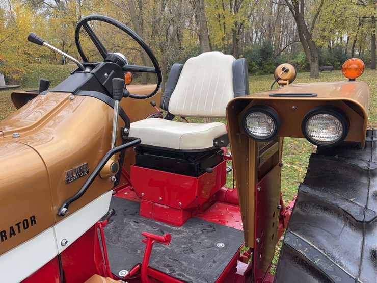 1970-1456-farmall-row-crop-mfwa-golden-demonstrator-image-50