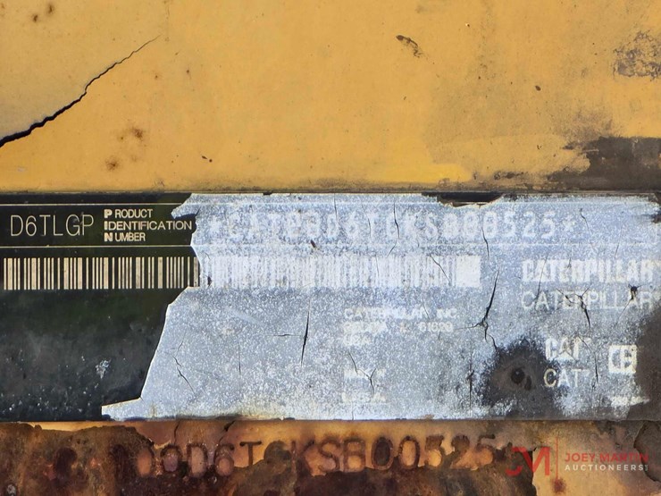 2012-caterpillar-d6t-image-28