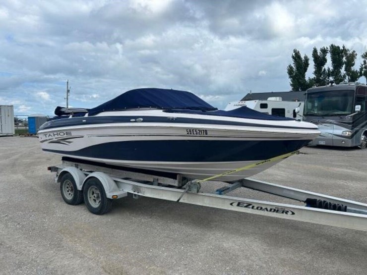2005-tahoe-q6-20-ft-bowrider-bujd66twf505-image-3