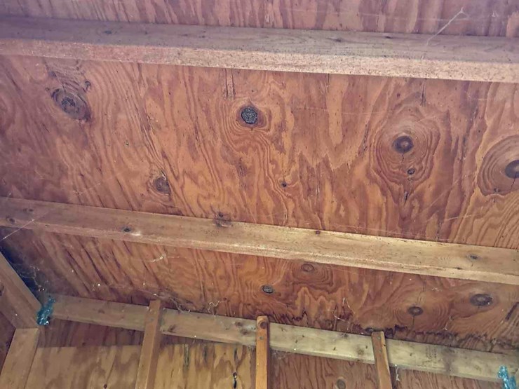 6’x6’-portable-feed-shed-image-10