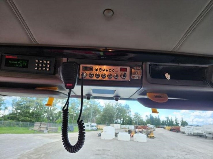 2008-kenworth-t800-image-19