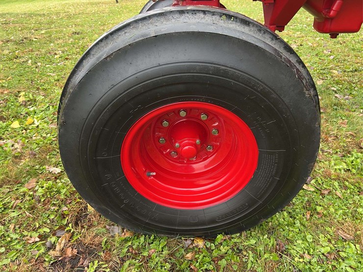 1970-farmall-826-diesel-row-crop-golden-demonstrator-image-16