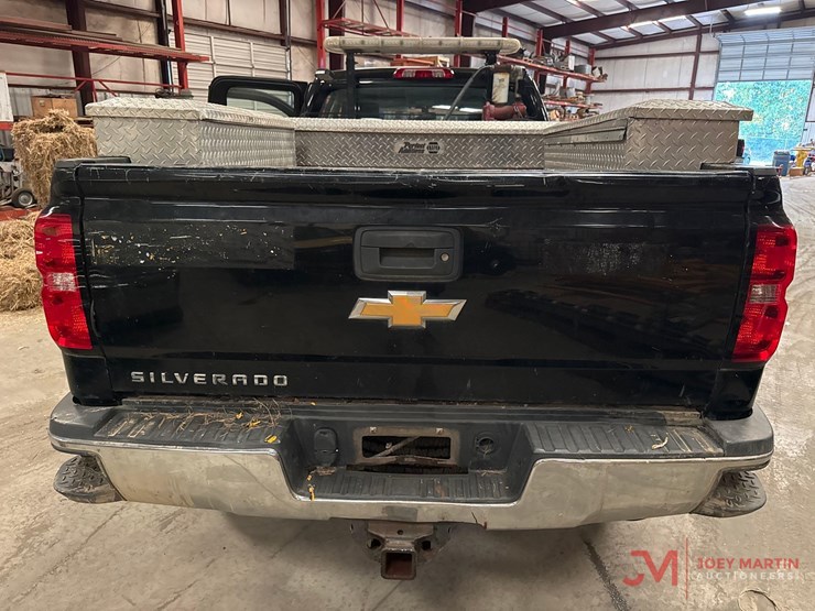 2015-chevrolet-silverado-2500-image-16