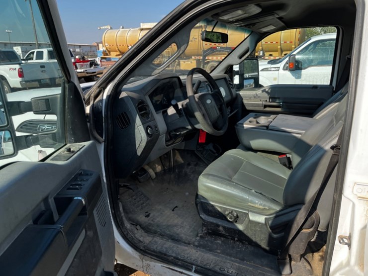 2011-ford-f250-image-9