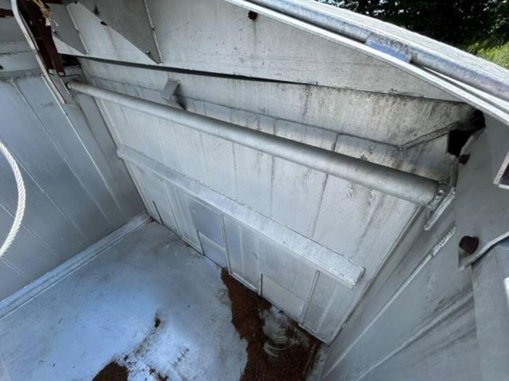 2009-stargate-aluminum-46-ft-quad/a-end-dump-2s9da-image-32